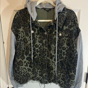 Oddy mixed media Leopard Print Jacket with Gray Sleeves size M/L, EUC